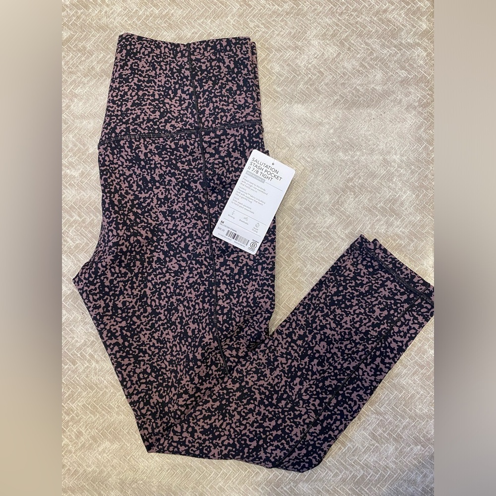 *New with Tag* Athleta Salutation Stash Pocket II Tight